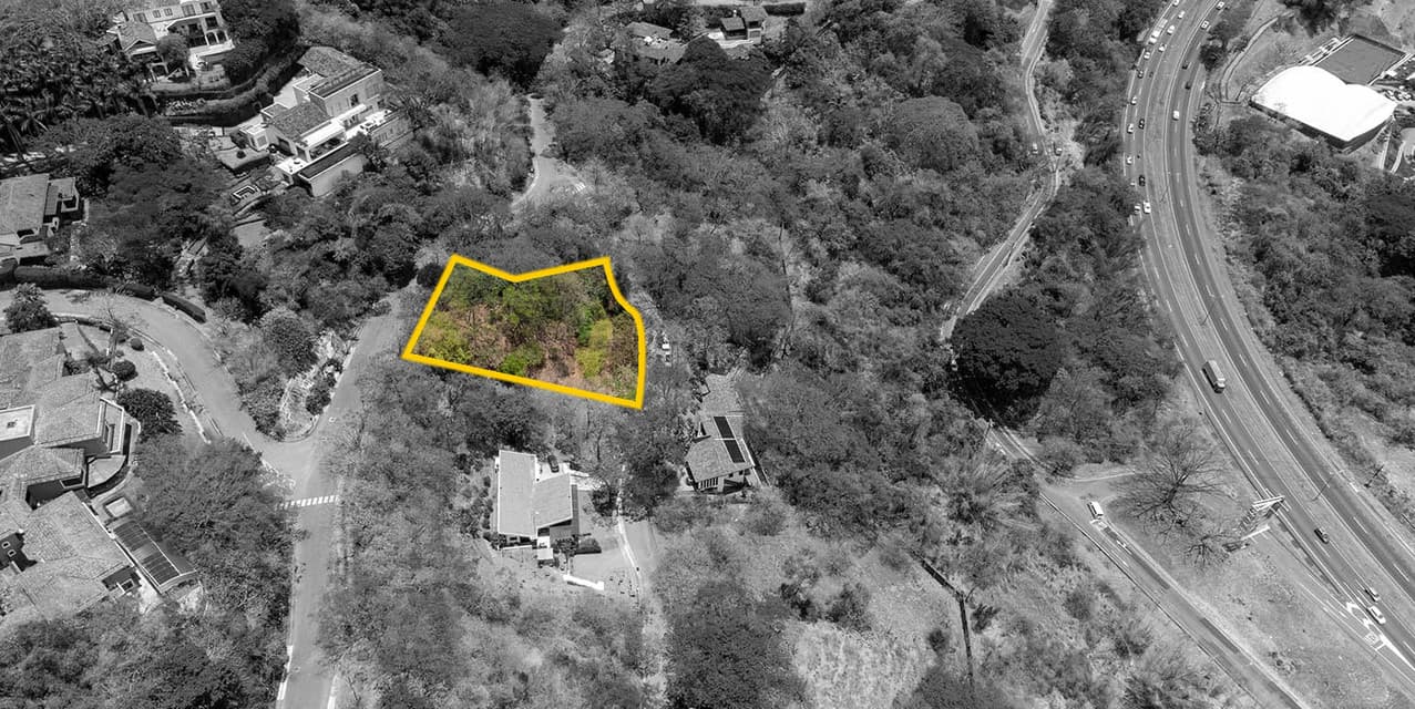 Panoramic Views Urban Charm Lot in Villa Real — photo