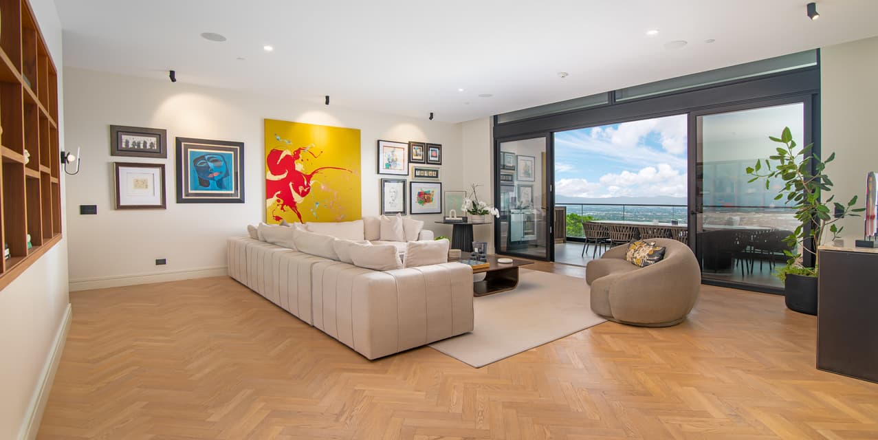 Modern Flow Apartment @ Solaris — photo