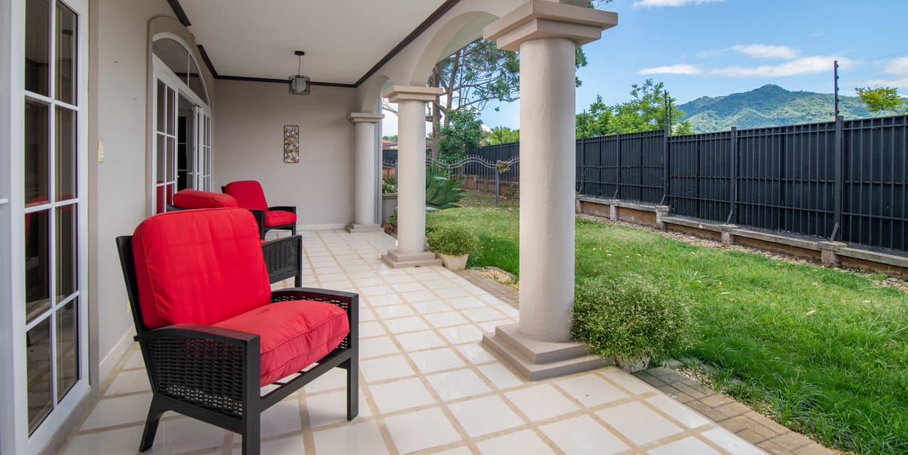 Roble Sabana Home @ Colinas de Montealegre — photo