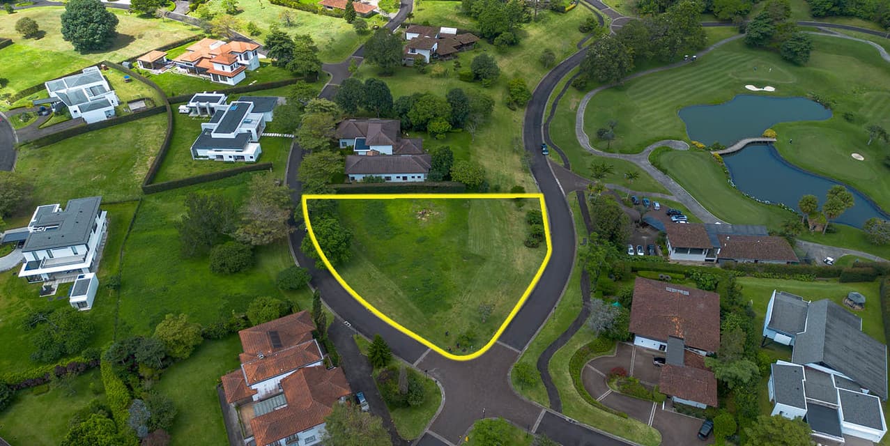 Golden Hill Lot at Monteran — photo