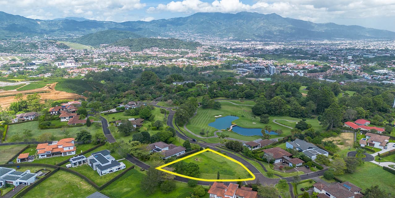 Golden Hill Lot at Monteran — photo