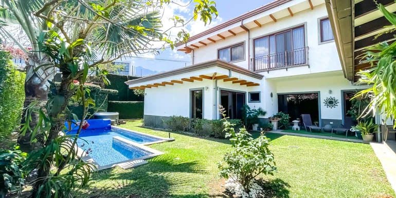 Private Oasis Residence in Escazú
