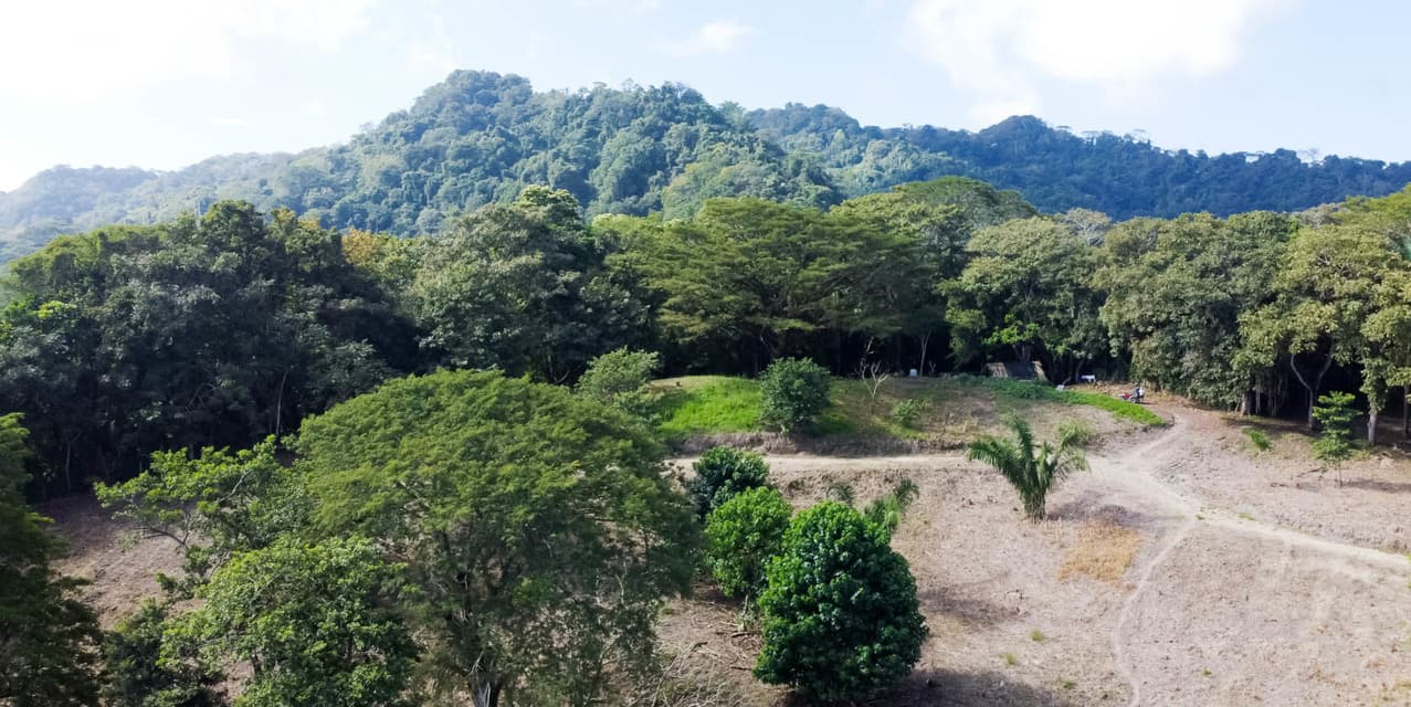 Blue Horizon Highland between Cabuya and Malpaís — photo