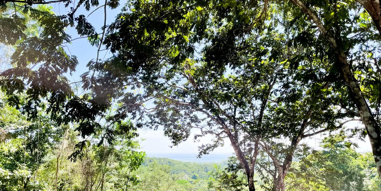 Blue Horizon Highland between Cabuya and Malpaís — photo