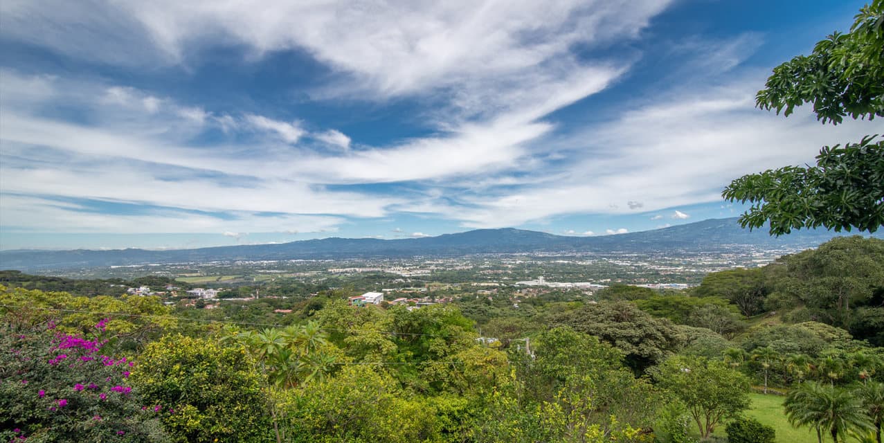 Esmerald Hills Compound in Piedades — photo