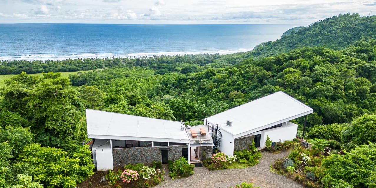 Hilltop Oasis with Panoramic Views — photo