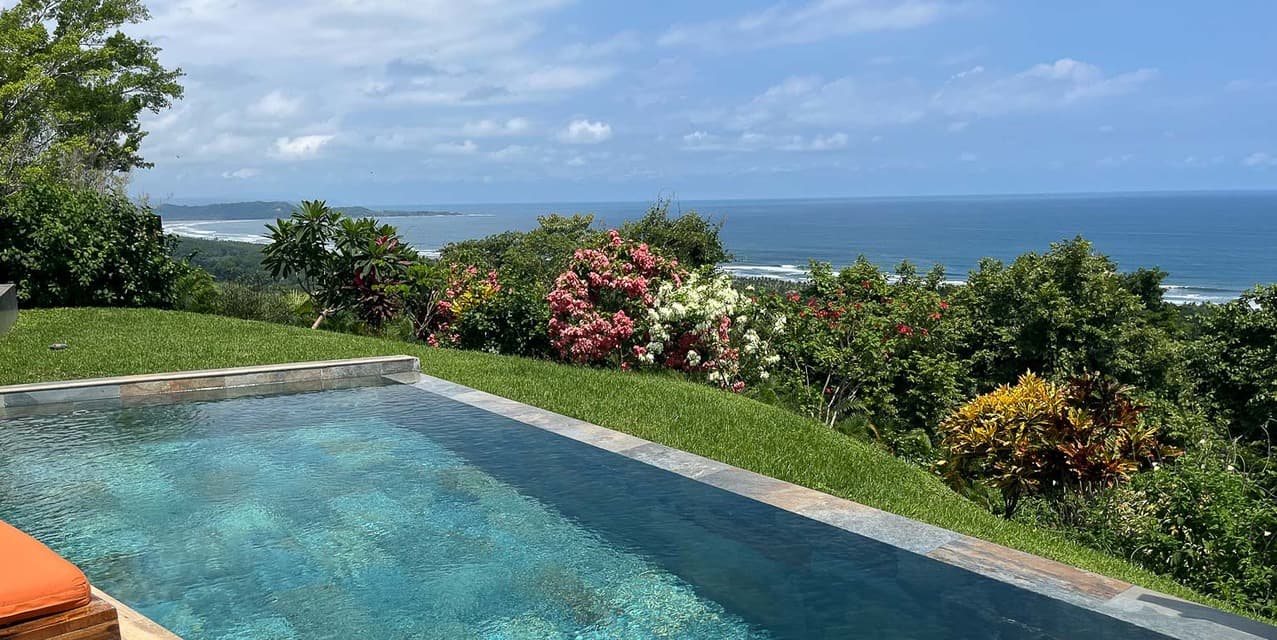 Hilltop Oasis with Panoramic Views — photo