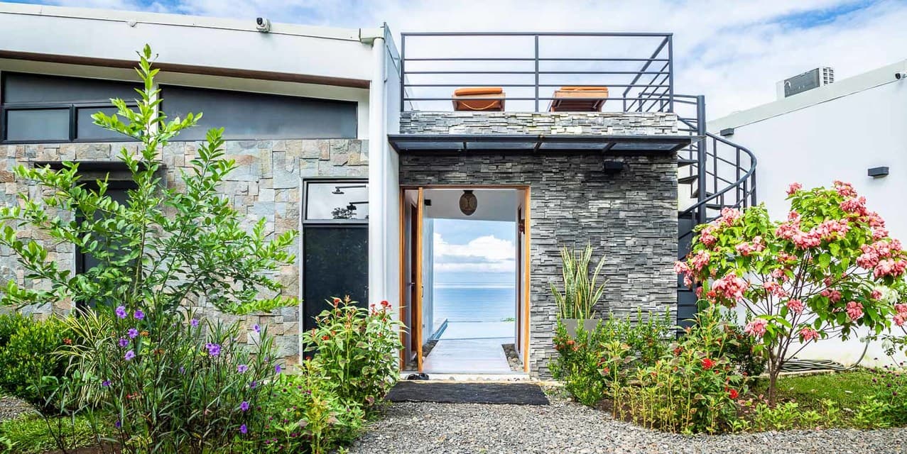 Hilltop Oasis with Panoramic Views — photo