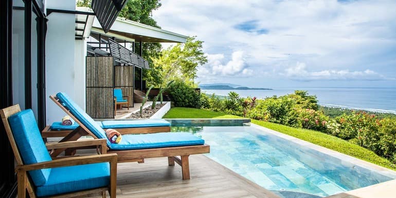 Hilltop Oasis with Panoramic Views