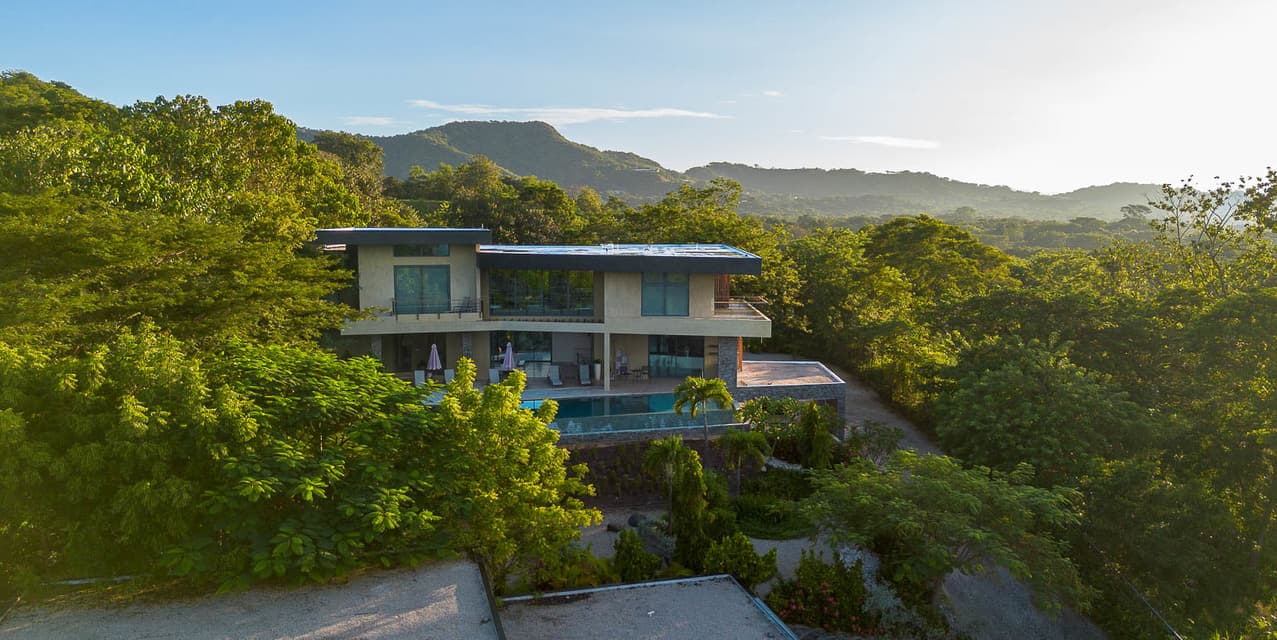 Dos Monitos Luxury Compound in Playa Grande — photo