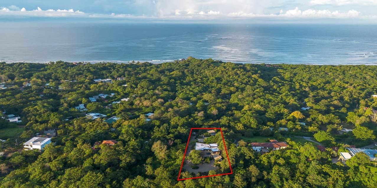 Dos Monitos Luxury Compound in Playa Grande — photo
