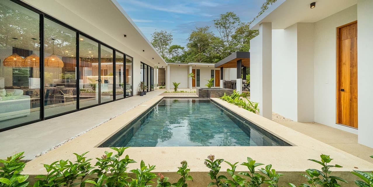 Luxury Home in a Serene Beach and Forest Community — photo