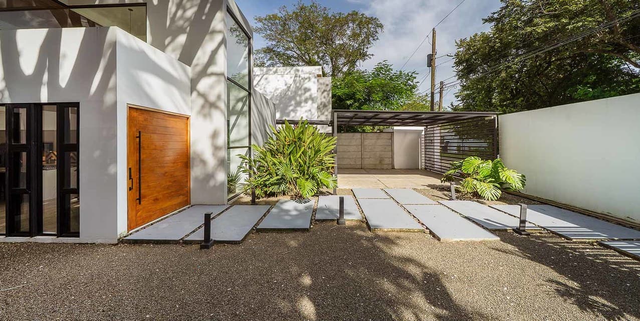 Amberjack Modern Home, Elegance & Income Opportunity in Playa Potrero — photo