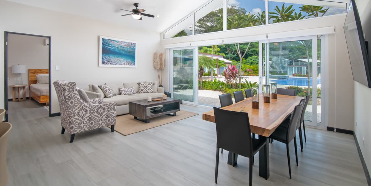 Surf, Sun & Style The Point 18 Villa Steps from The Beach — photo