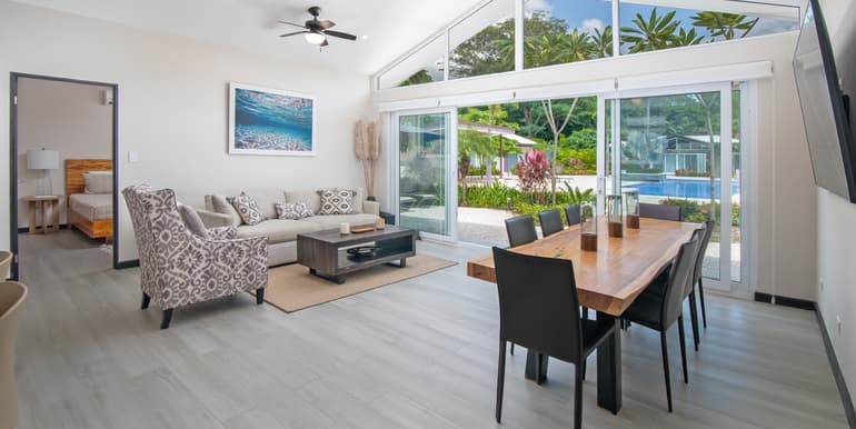 Surf, Sun & Style The Point 18 Villa Steps from The Beach