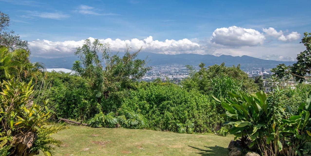 The Mountain House with Spectacular Views in San Antonio — photo