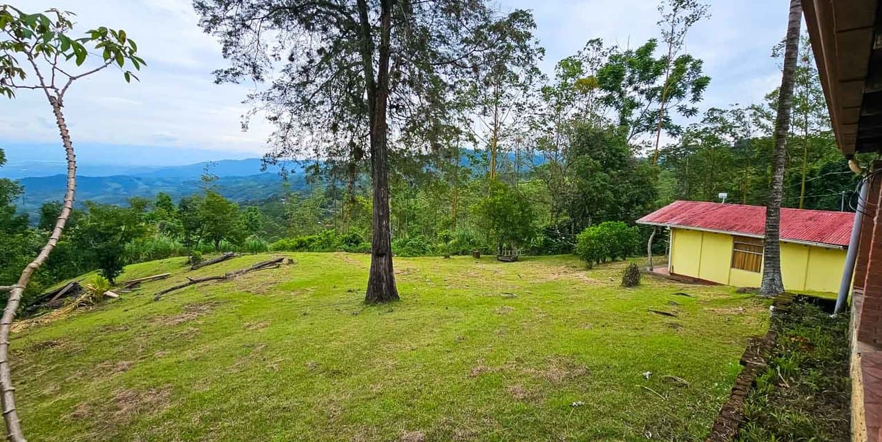 Finca & Bosque Arcoiris in Puriscal — photo