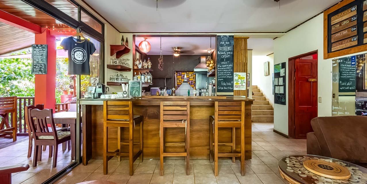 Butterfly Land and Restaurant in Montezuma — photo