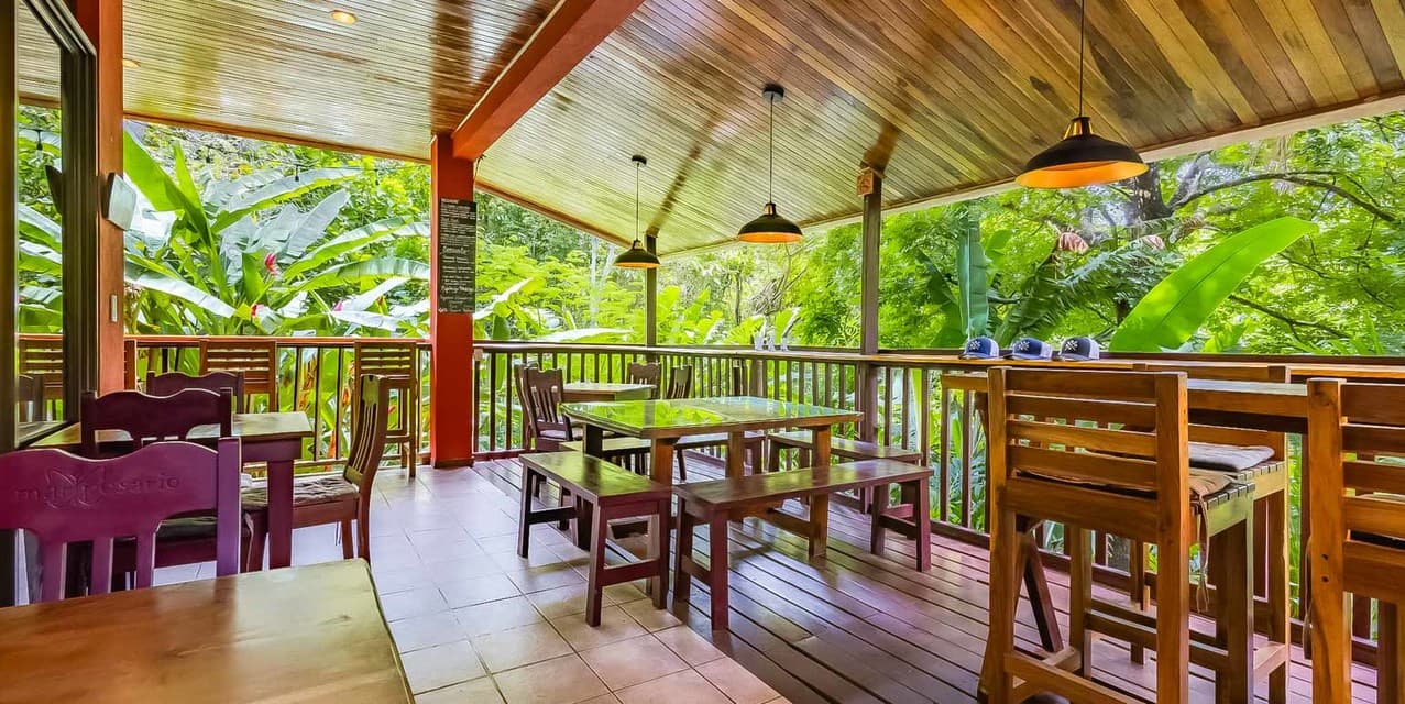 Butterfly Land and Restaurant in Montezuma — photo