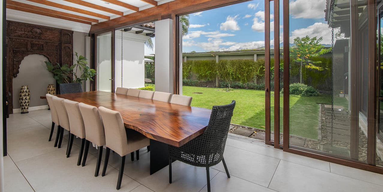 Casa Verdi – Bosques de Lindora Modern single-level residence — photo