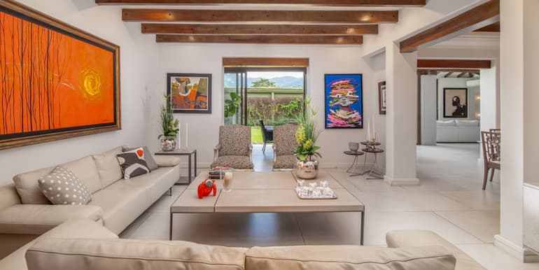 Casa Verdi – Bosques de Lindora Modern single-level residence