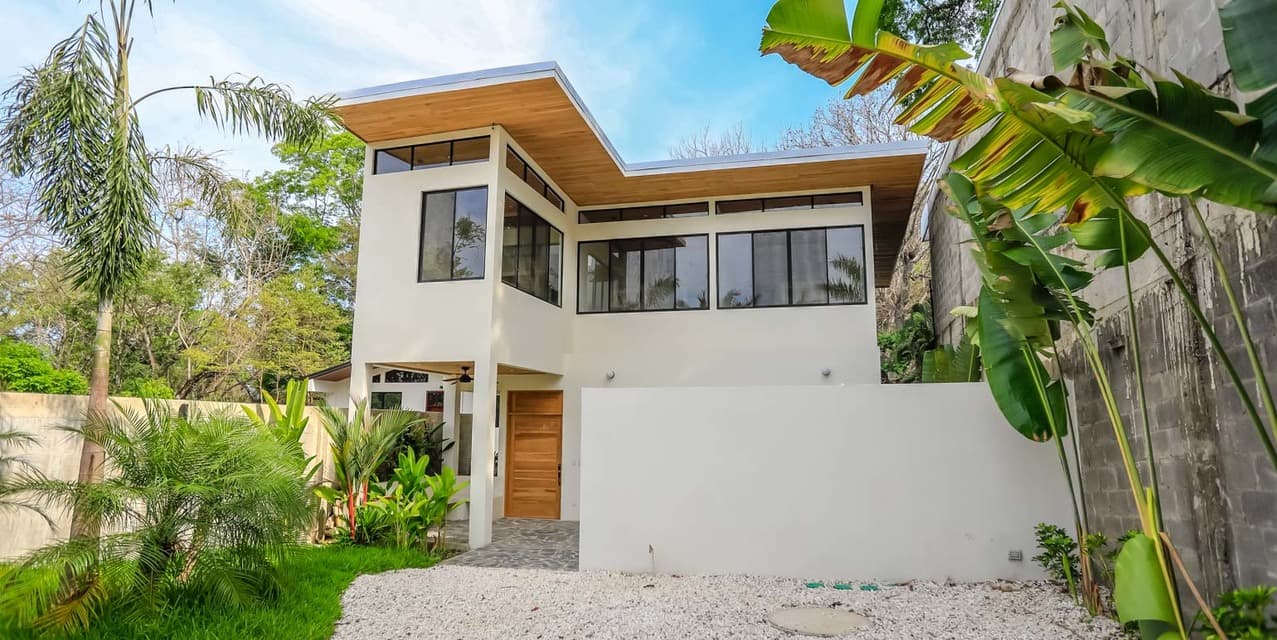 Brand New Contemporary Home Short Walk from the Beach in Malpaís — photo