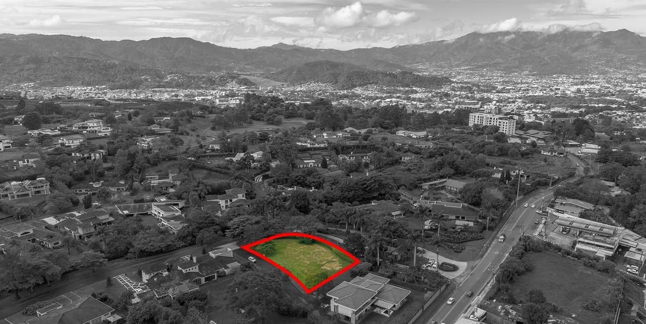 Lote plano en Monterán — photo