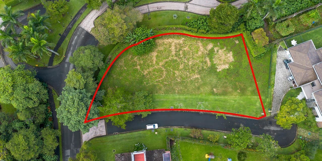 Lote plano en Monterán — photo