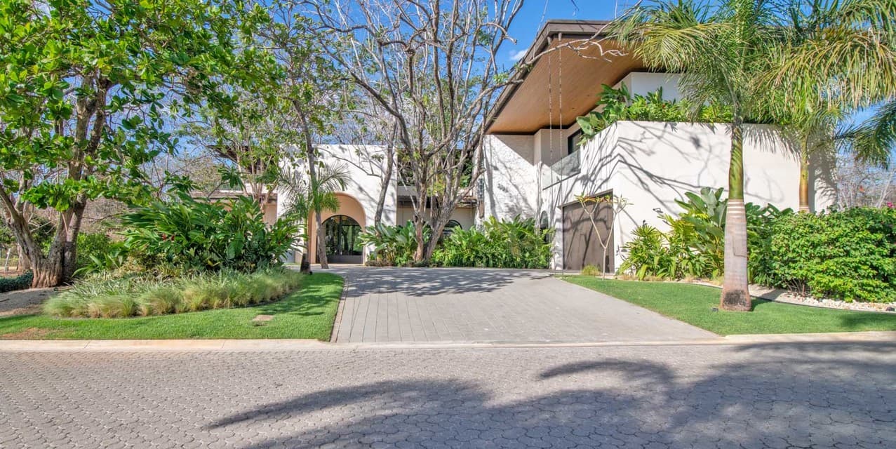 Barefoot Sophistication: The Ultimate Beachside Estate at Hacienda Pinilla — photo