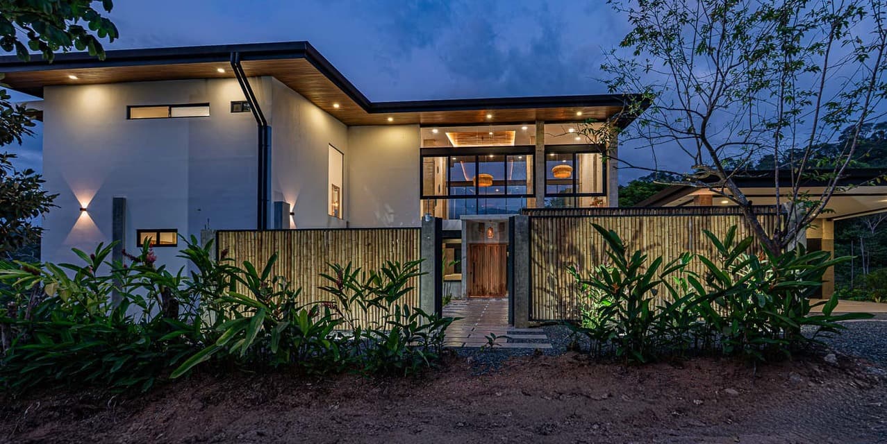 OceanBreeze Tropical Modern Home in Uvita — photo
