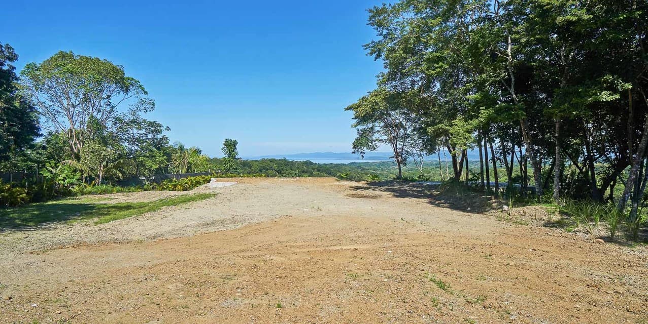 Elevated Estate Land with Panoramic Views in Santiago — photo