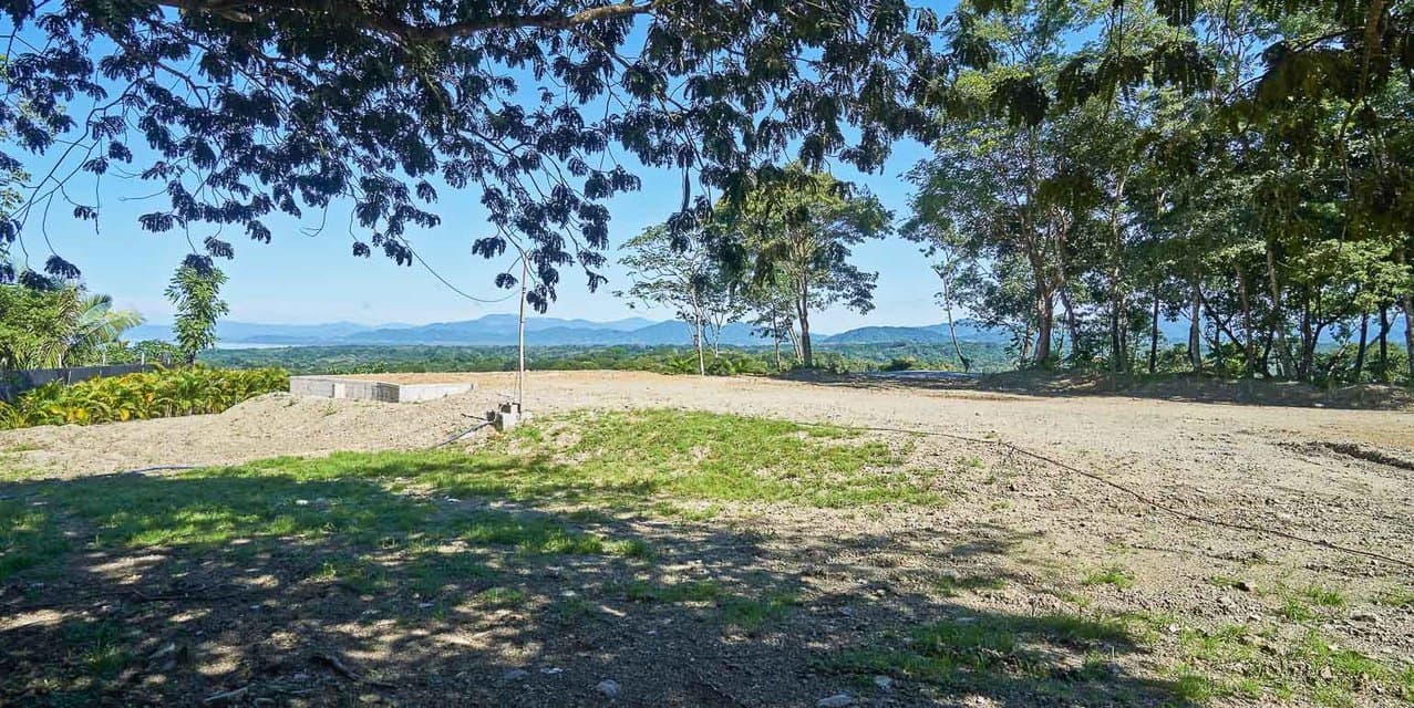 Elevated Estate Land with Panoramic Views in Santiago — photo