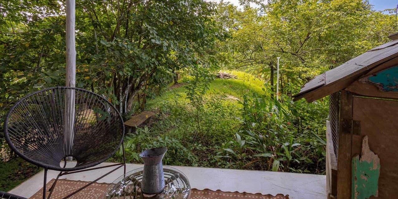 Gorgeous Family Home Surrounded by Nature — photo