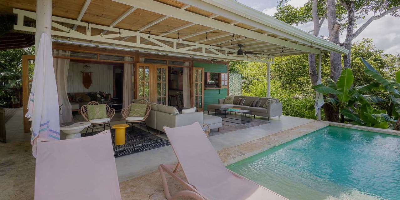 Gorgeous Family Home Surrounded by Nature — photo
