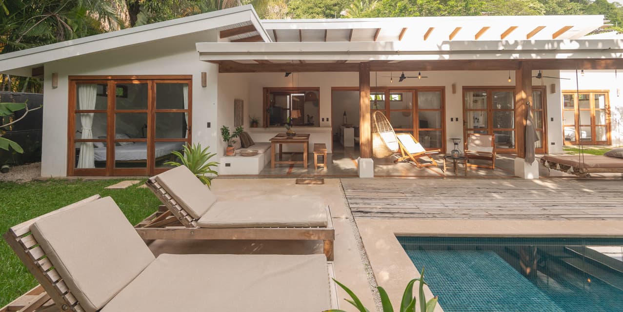 North Santa Teresa Contemporary Surfside Home — photo