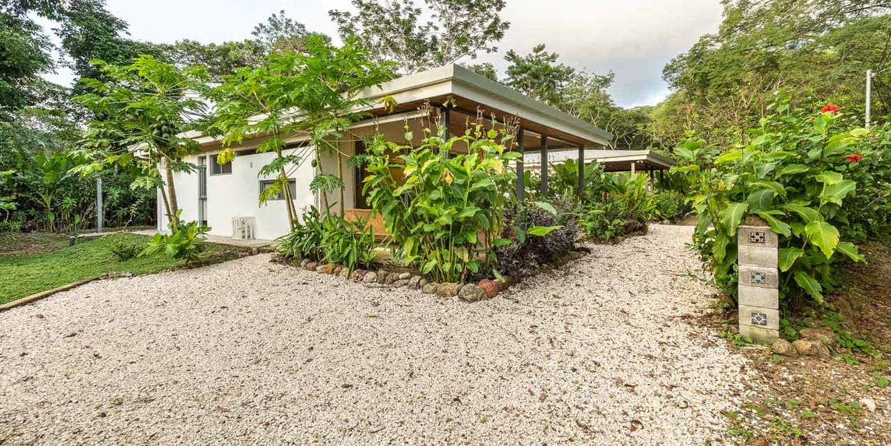 Malpaís Coastal Multi Home Property with Ocean Views — photo