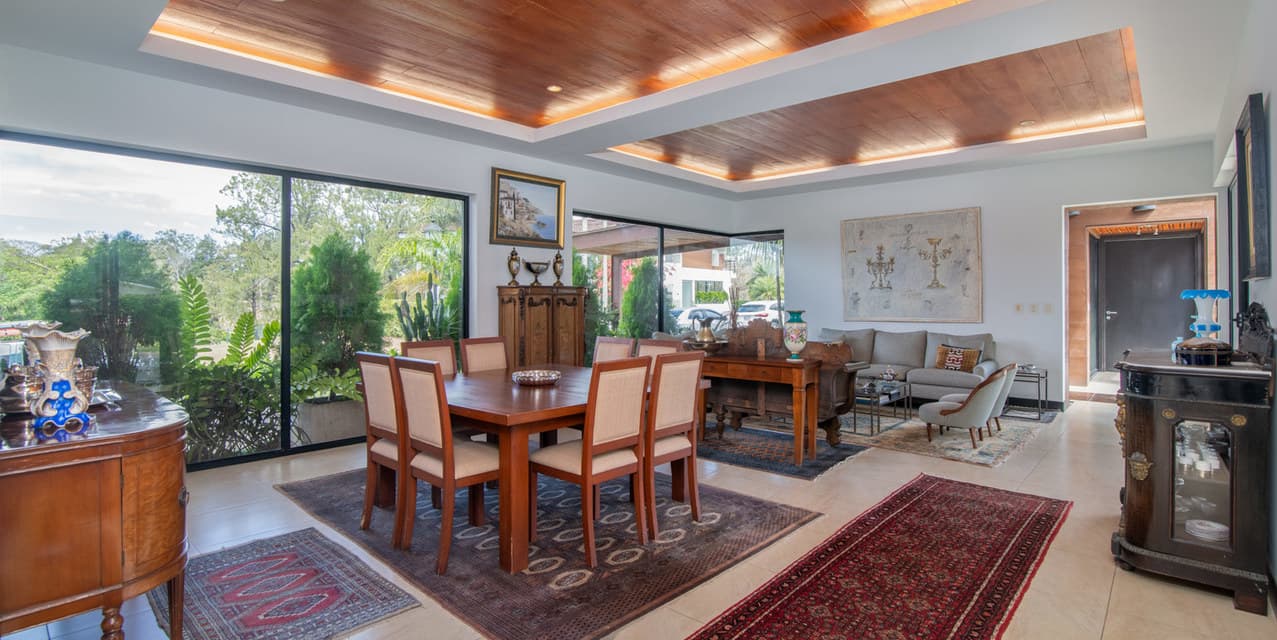 Serene Home @ Los Reyes — photo