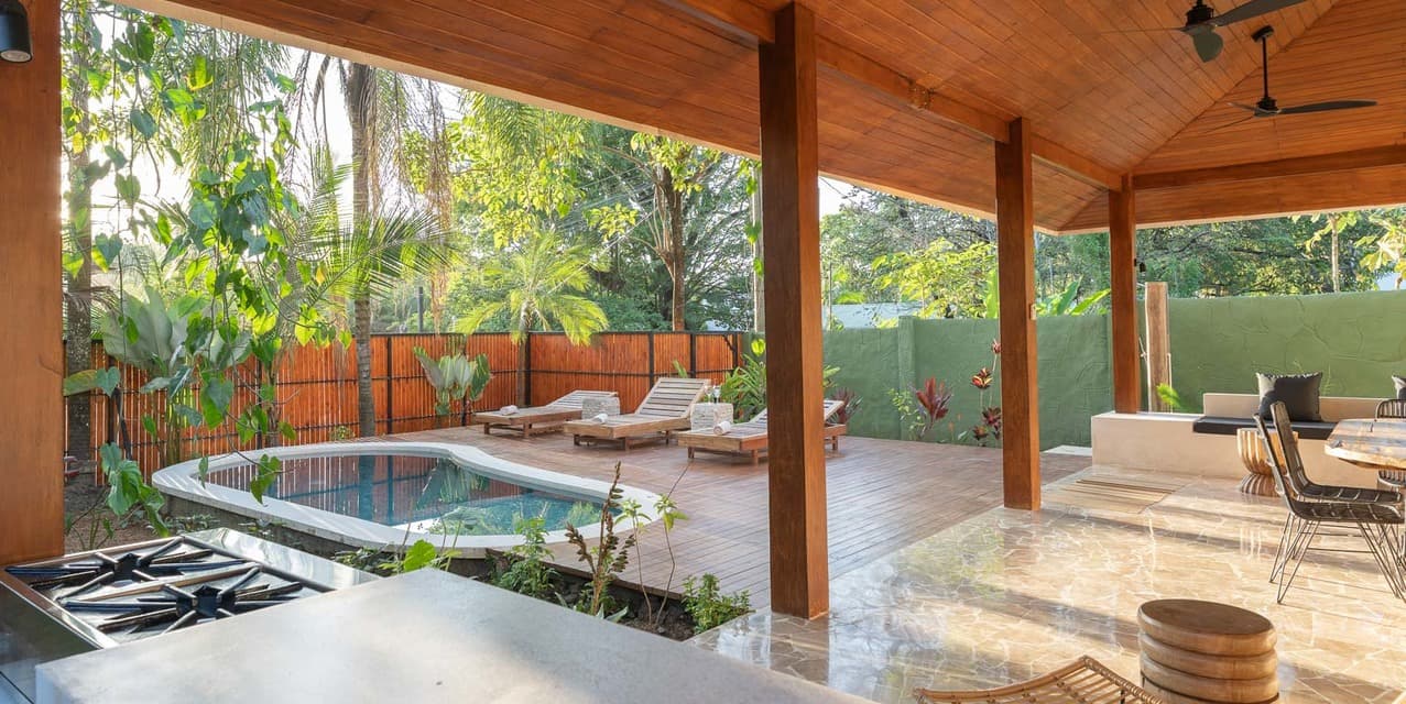 Beachside Living in the Heart of Santa Teresa — photo