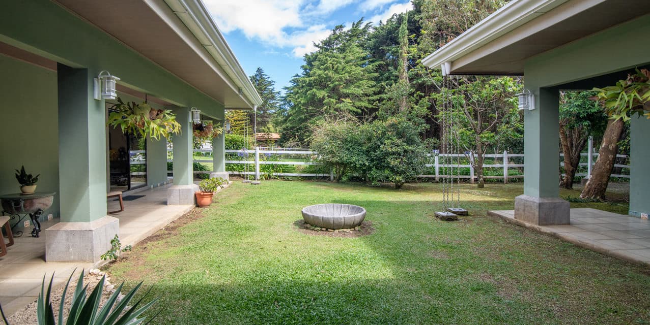 Altaris Mountain Home — photo