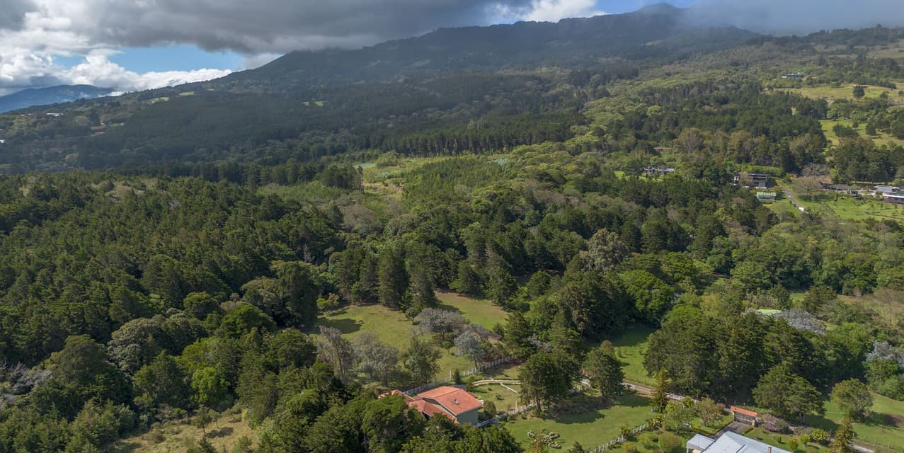Amazing Mountain Lot @ Heredia — photo
