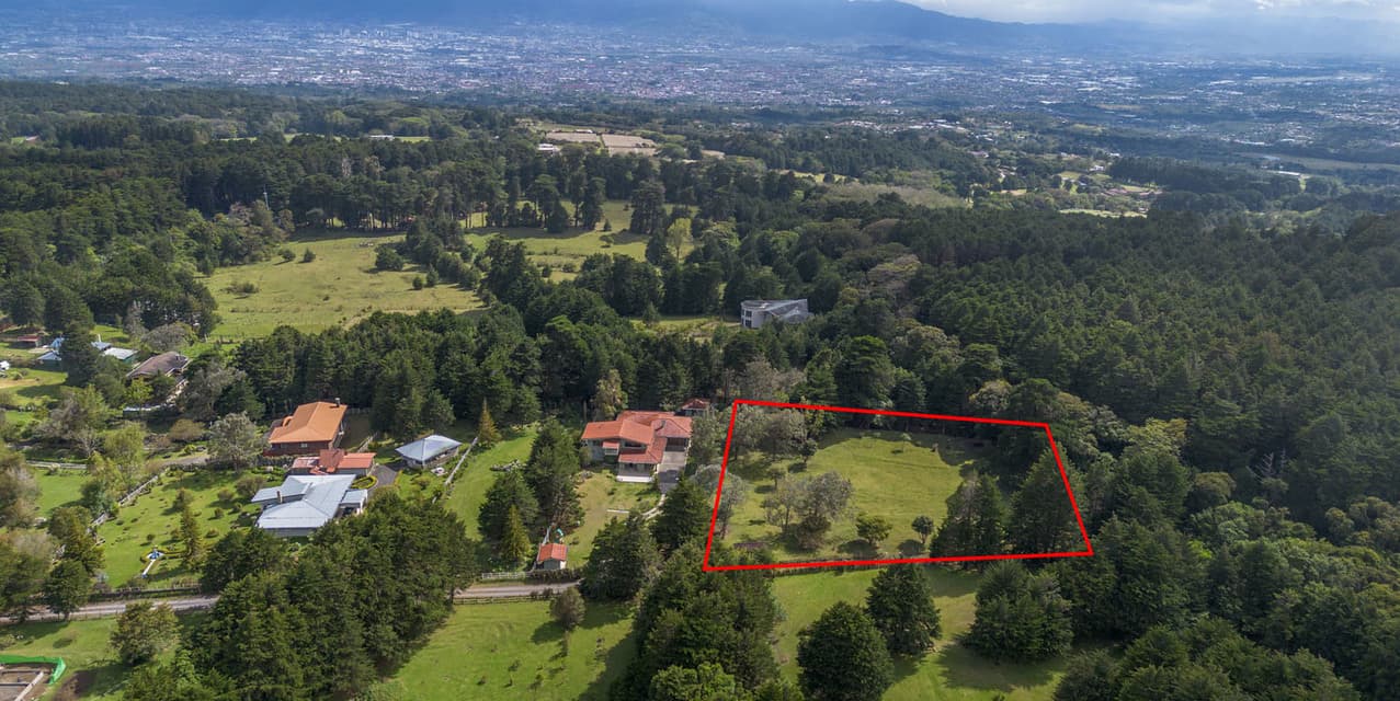 Amazing Mountain Lot @ Heredia — photo