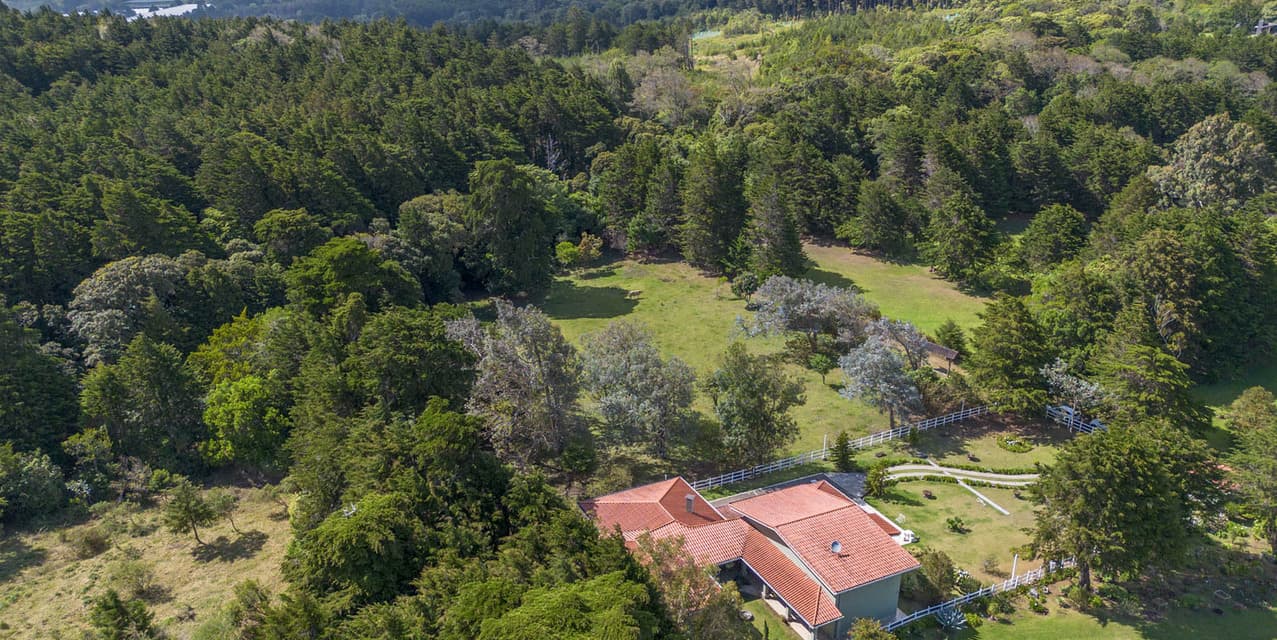 Amazing Mountain Lot @ Heredia — photo