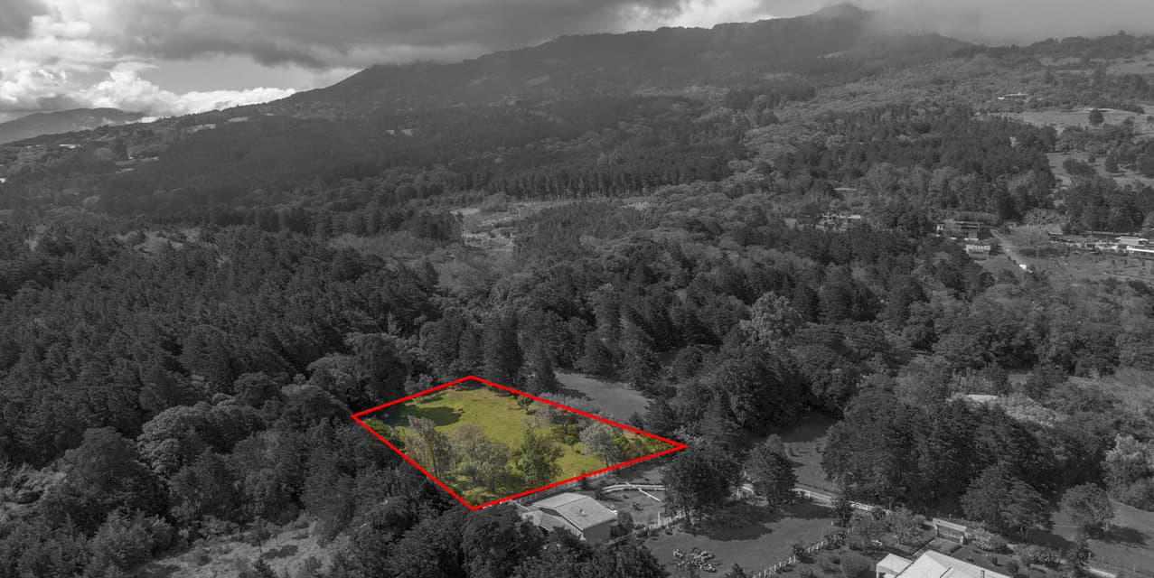 Amazing Mountain Lot @ Heredia — photo