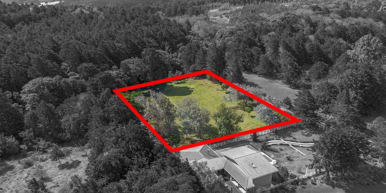 Amazing Mountain Lot @ Heredia — photo