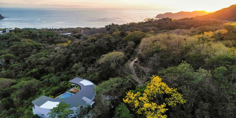 Casa Luna: Una joya arquitectónica en Sámara