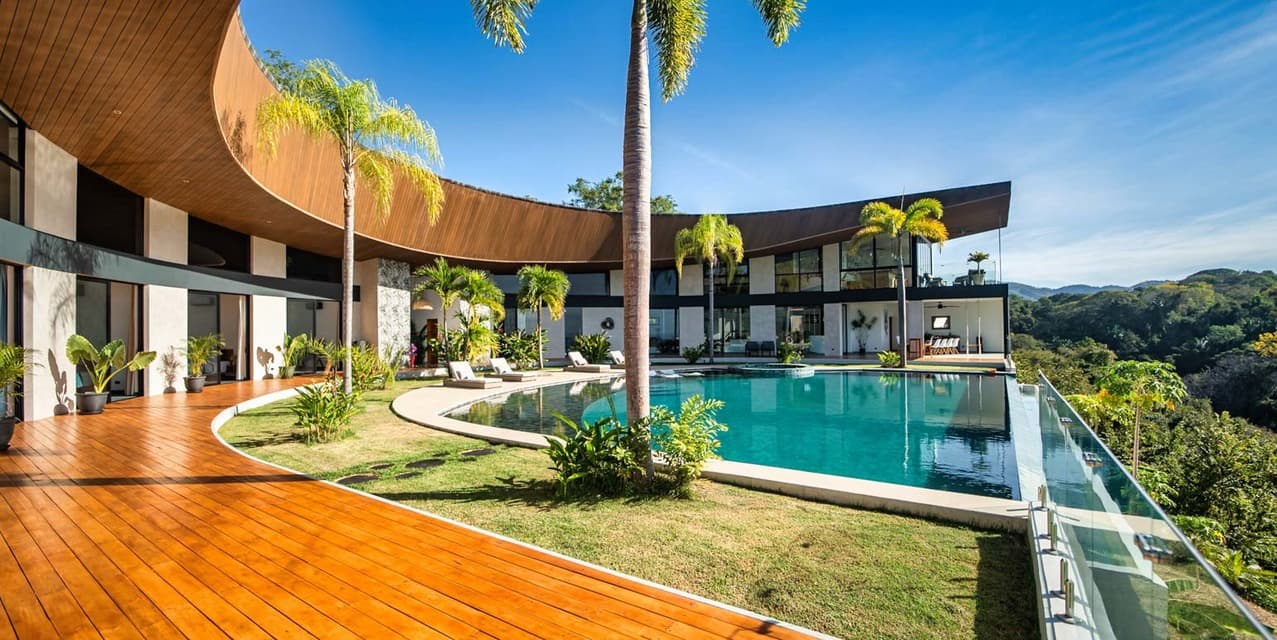 Shoot for the Moon: An Architectural Icon in Guanacaste — photo