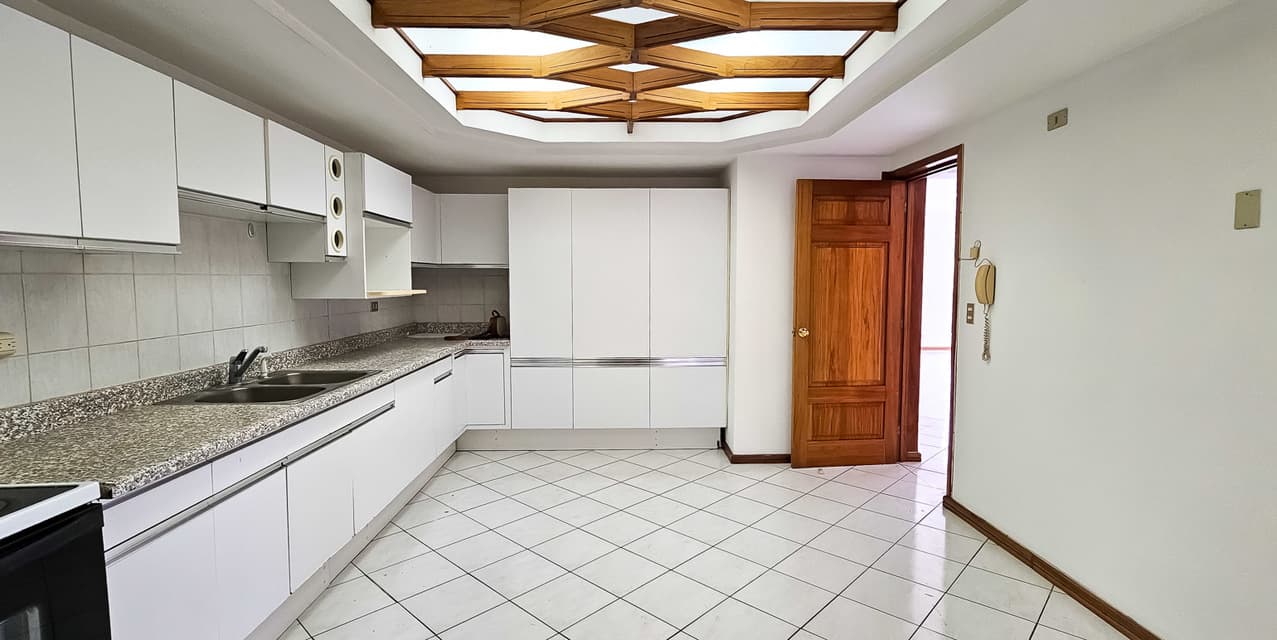 Apartamento para Remodelar con Vista al Golf en Escazú — photo