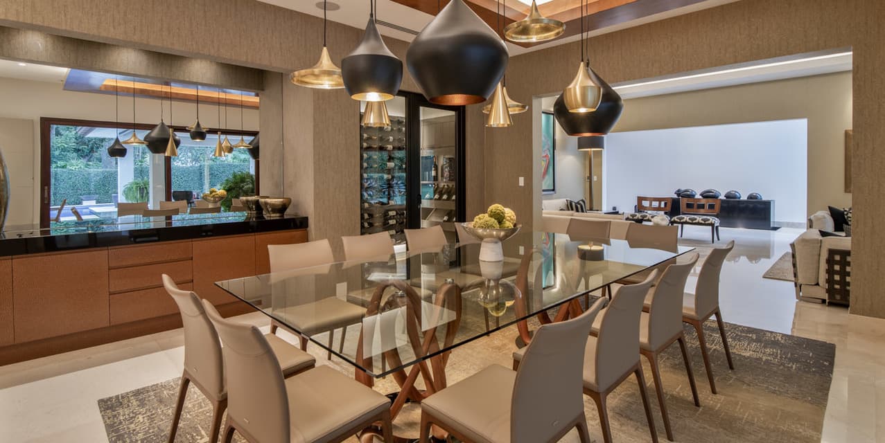 Into the Green Santa Ana Home — photo