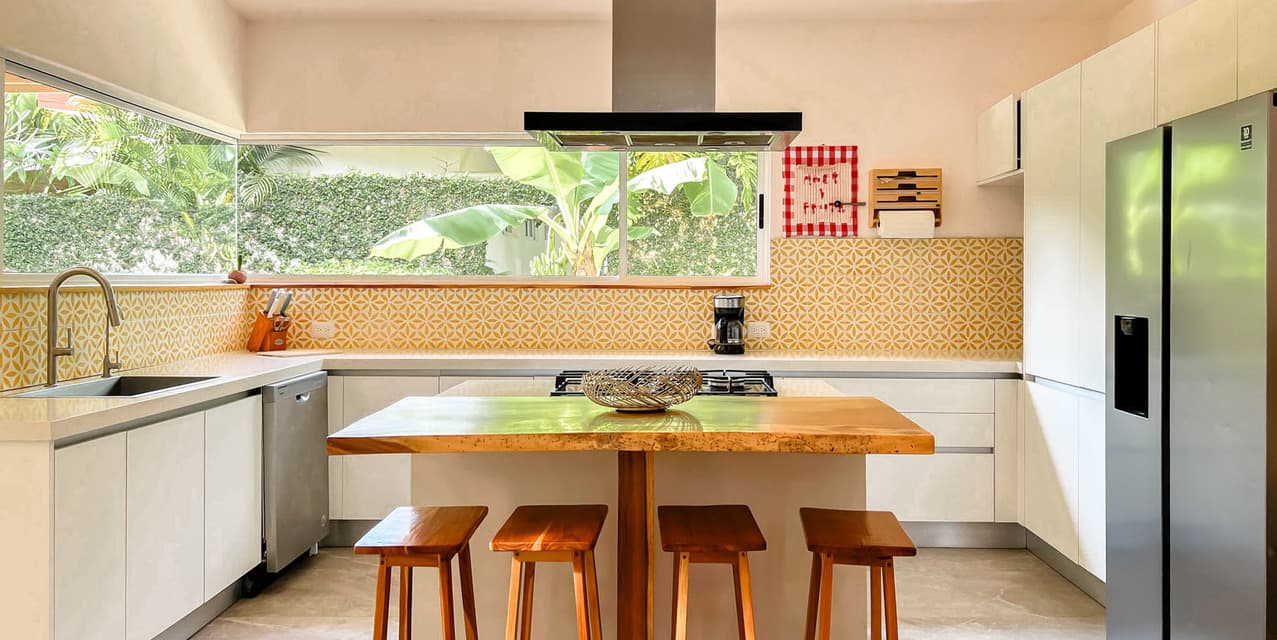 Prime Dual-Home Property in the Heart of Santa Teresa — photo