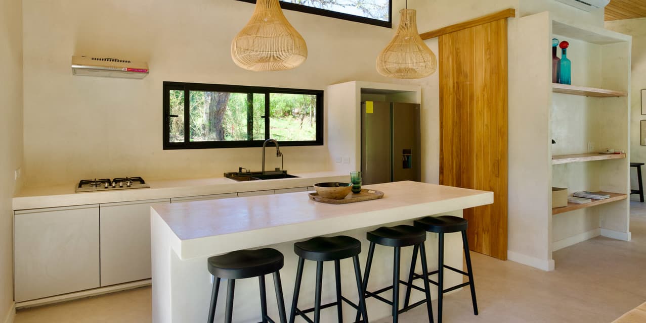 Modern Tropical Retreat in Santa Teresa — photo